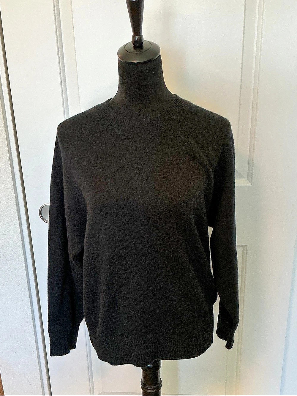 Aritzia Wilfred Wool Cashmere Crewneck Black Sweater Size XS
